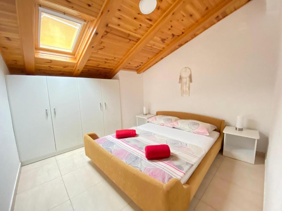 Apartmani Amra Novi Vinodolski Exterior foto