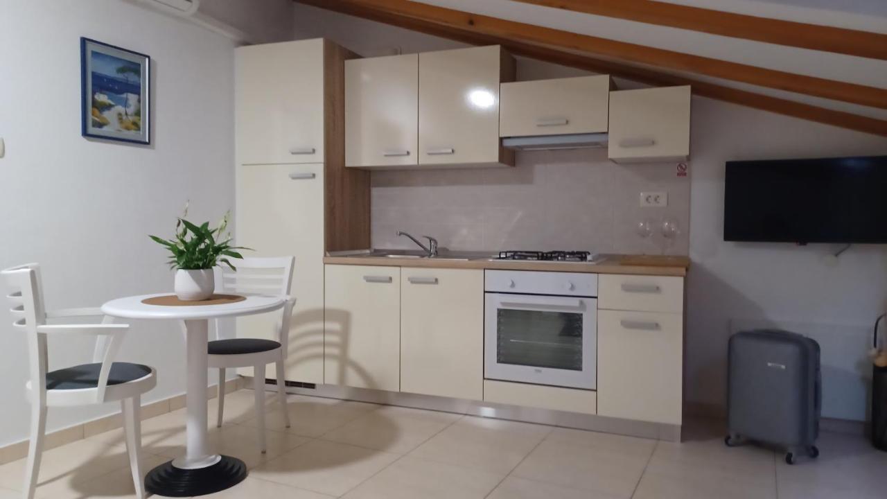 Apartmani Amra Novi Vinodolski Exterior foto