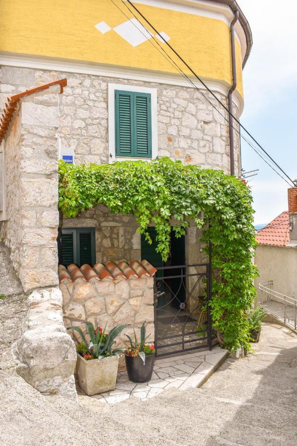 Apartmani Amra Novi Vinodolski Exterior foto