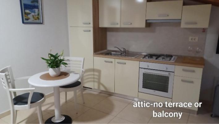 Apartmani Amra Novi Vinodolski Exterior foto