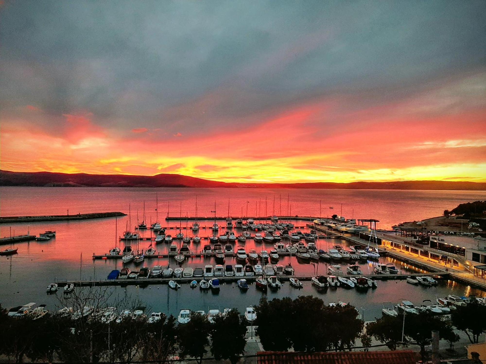 Apartmani Amra Novi Vinodolski Exterior foto